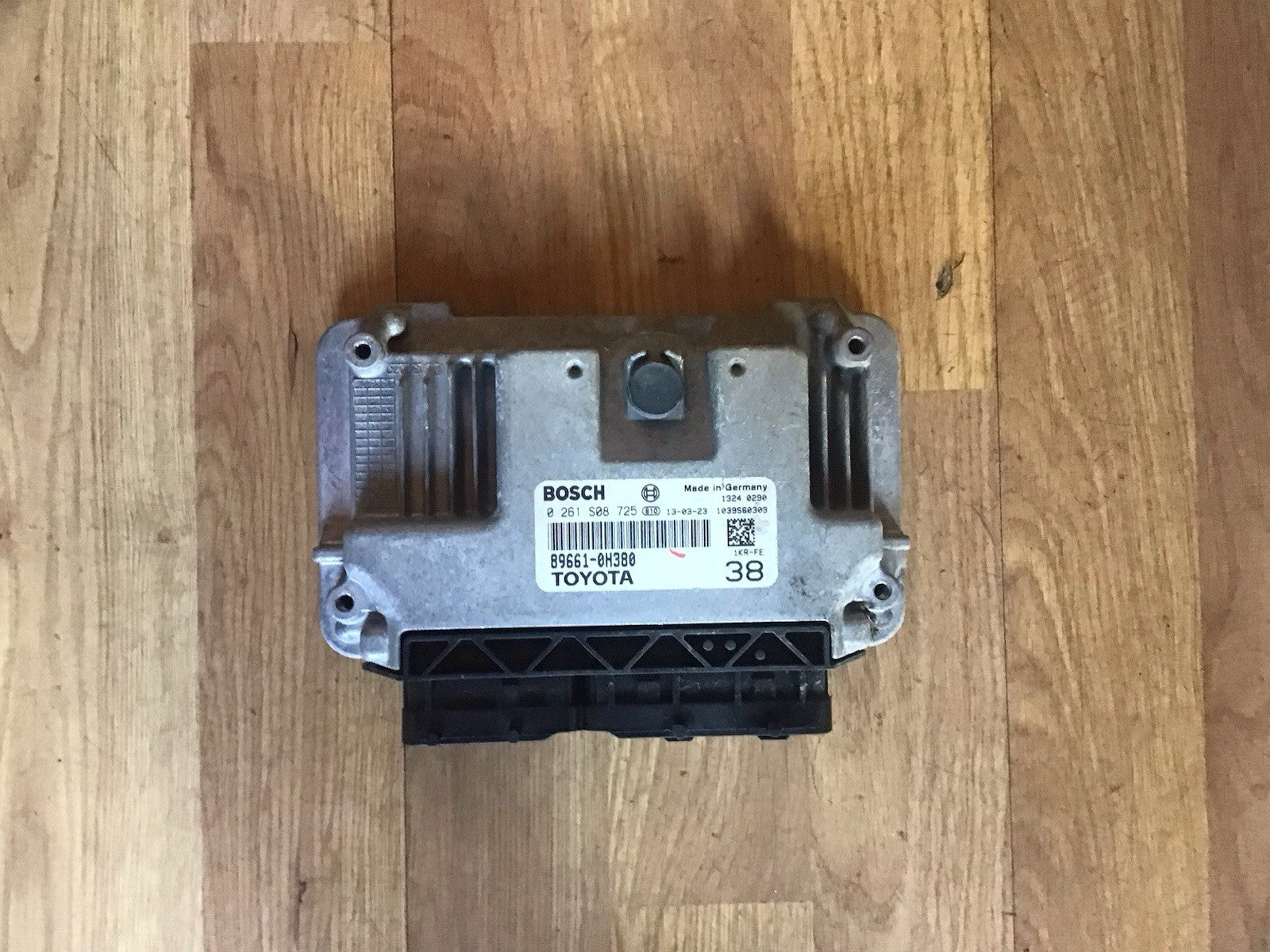 TOYOTA AYGO 1.0 PETROL ENGINE ECU 0261S08725 2005 20131