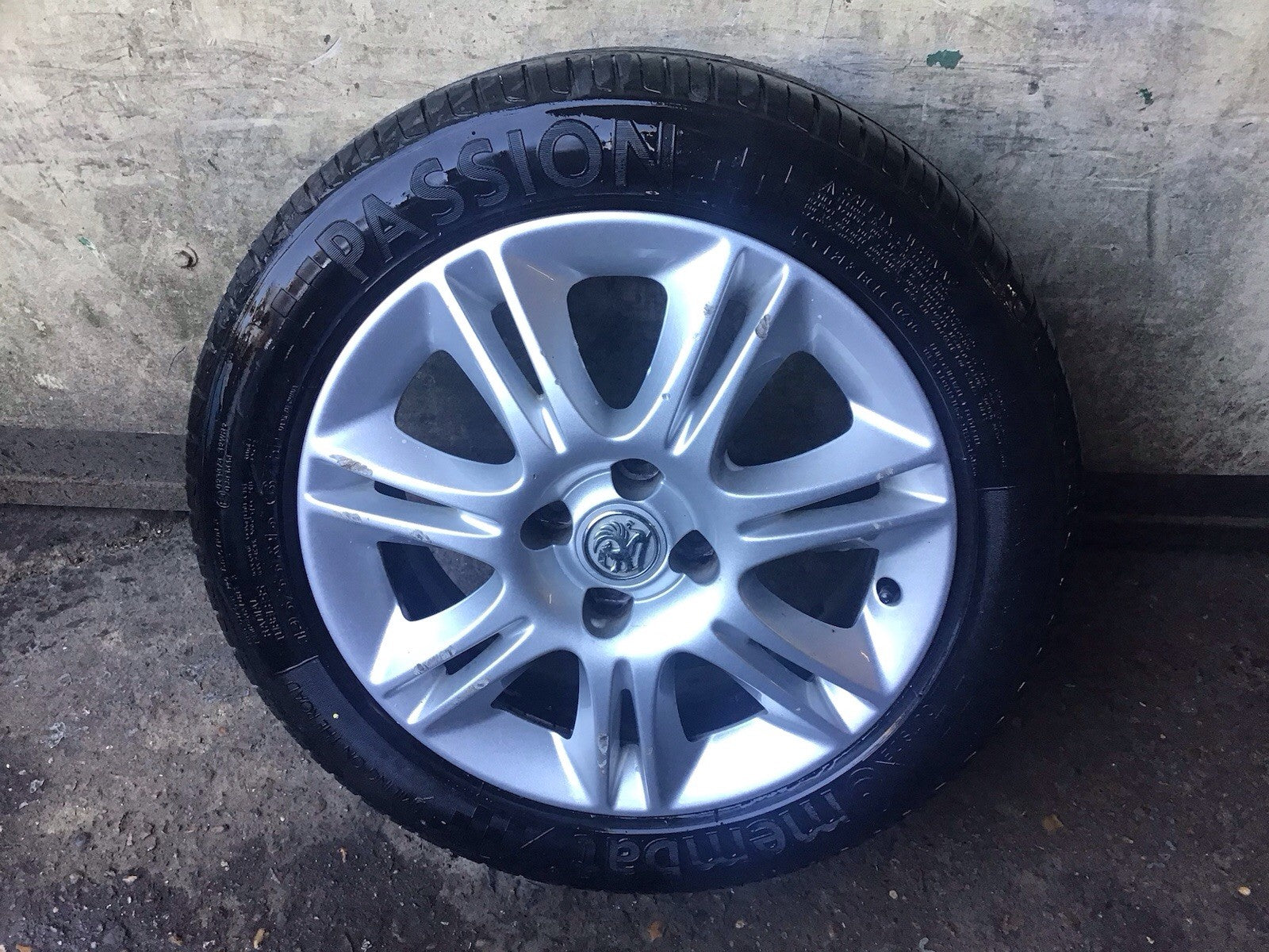 VAUXHALL CORSA ALLOY WHEEL 16'' OPO33 AND TYRE 195X55X16 2006 20140