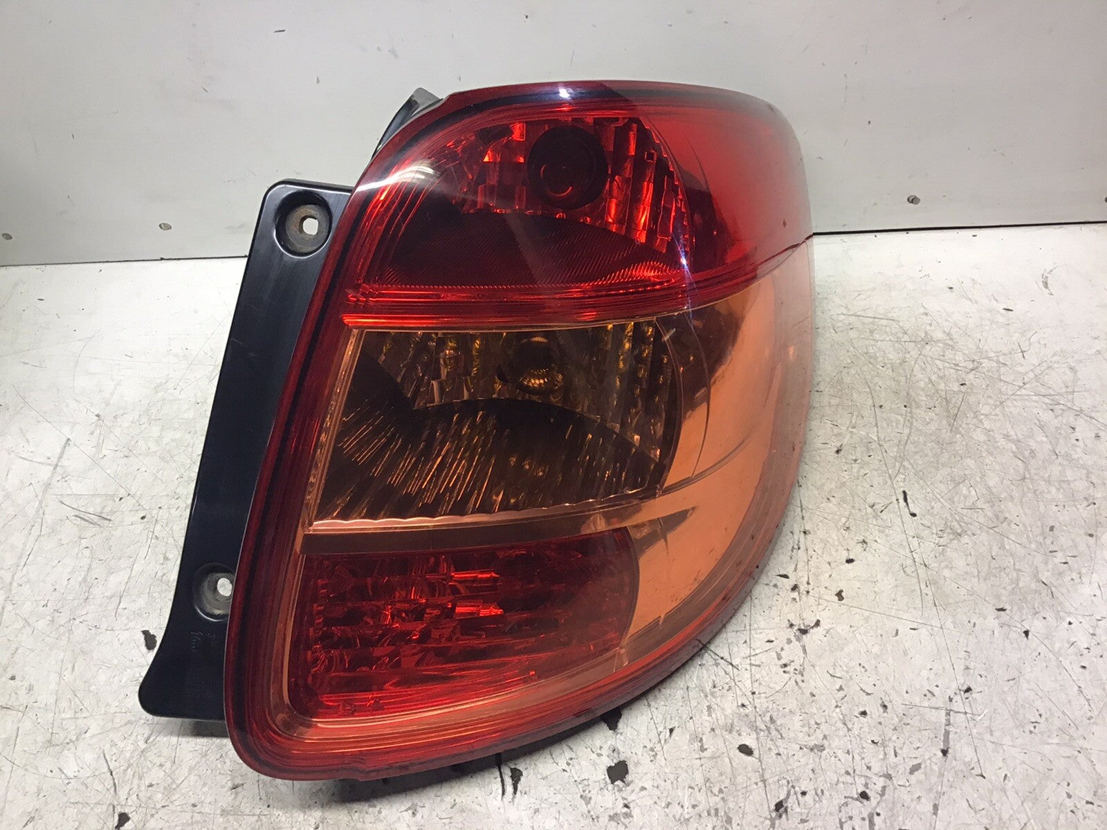 SUZUKI SX4 DRIVER'S SIDE O/S REAR LIGHT CLUSTER LAMP 2006 20130