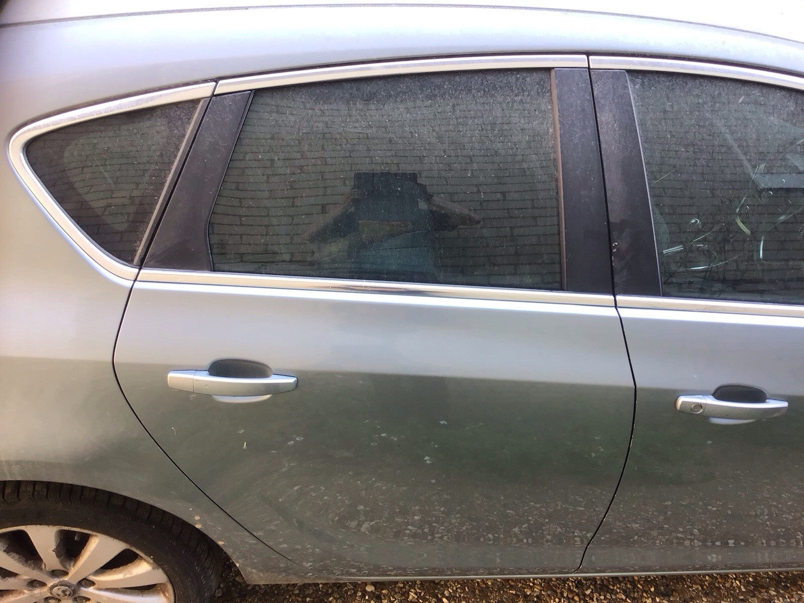 VAUXHALL ASTRA J DRIVER'S SIDE O/S REAR DOOR SILVER LAKE ZGEV 2009 20151