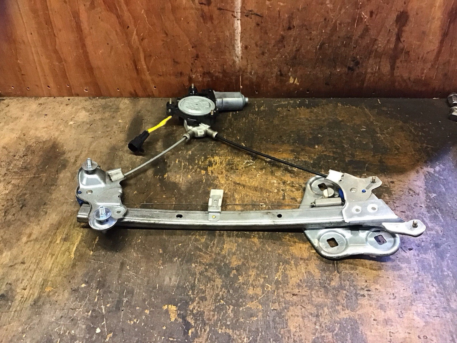 DAIHATSU COPEN DRIVERS FRONT WINDOW MOTOR AND REGULATOR 85710 97210 03 20070