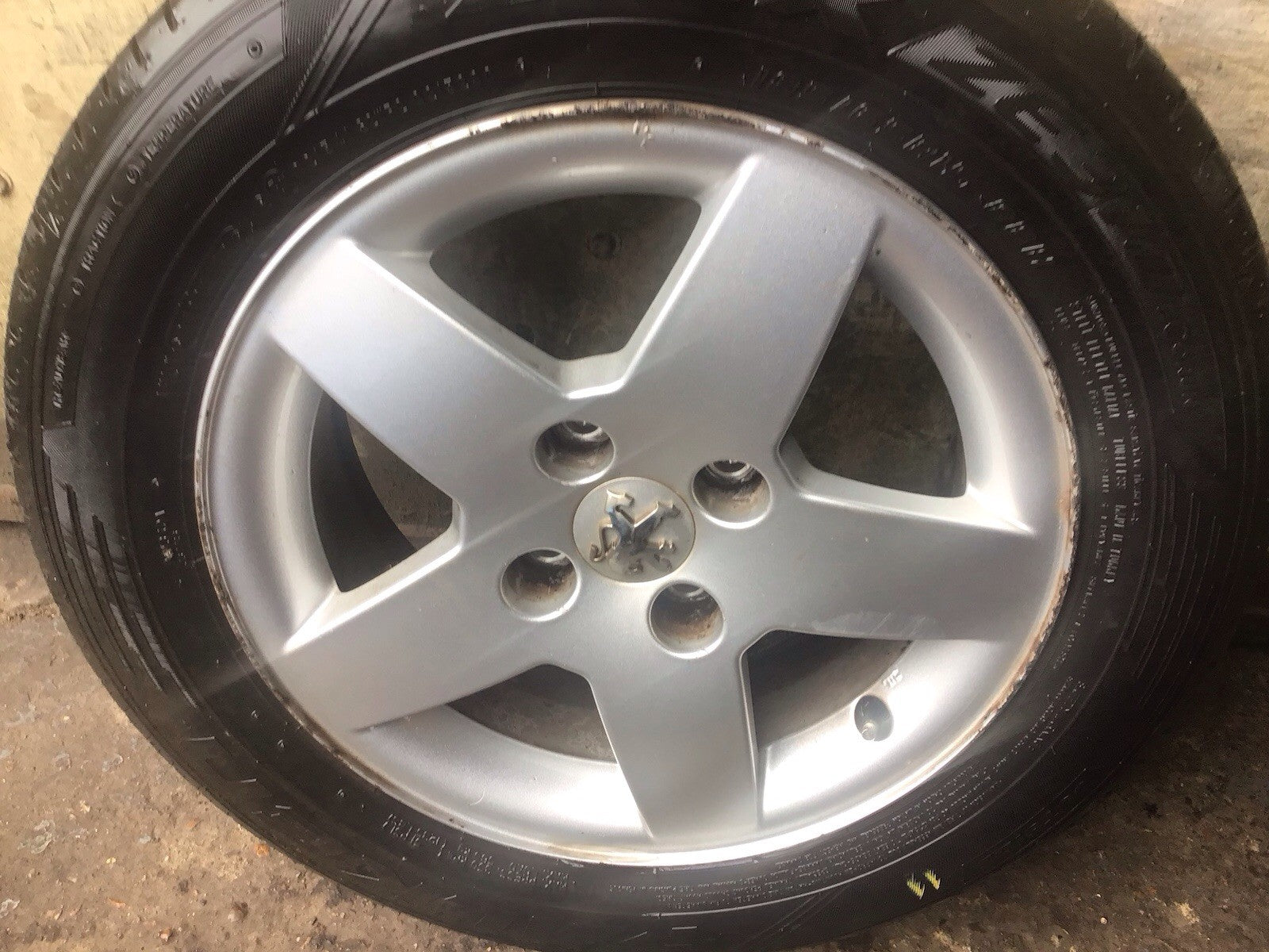 PEUGEOT 207 ALLOY WHEEL 15'' 9651016580 TYRE 185X65X15 2006 20120