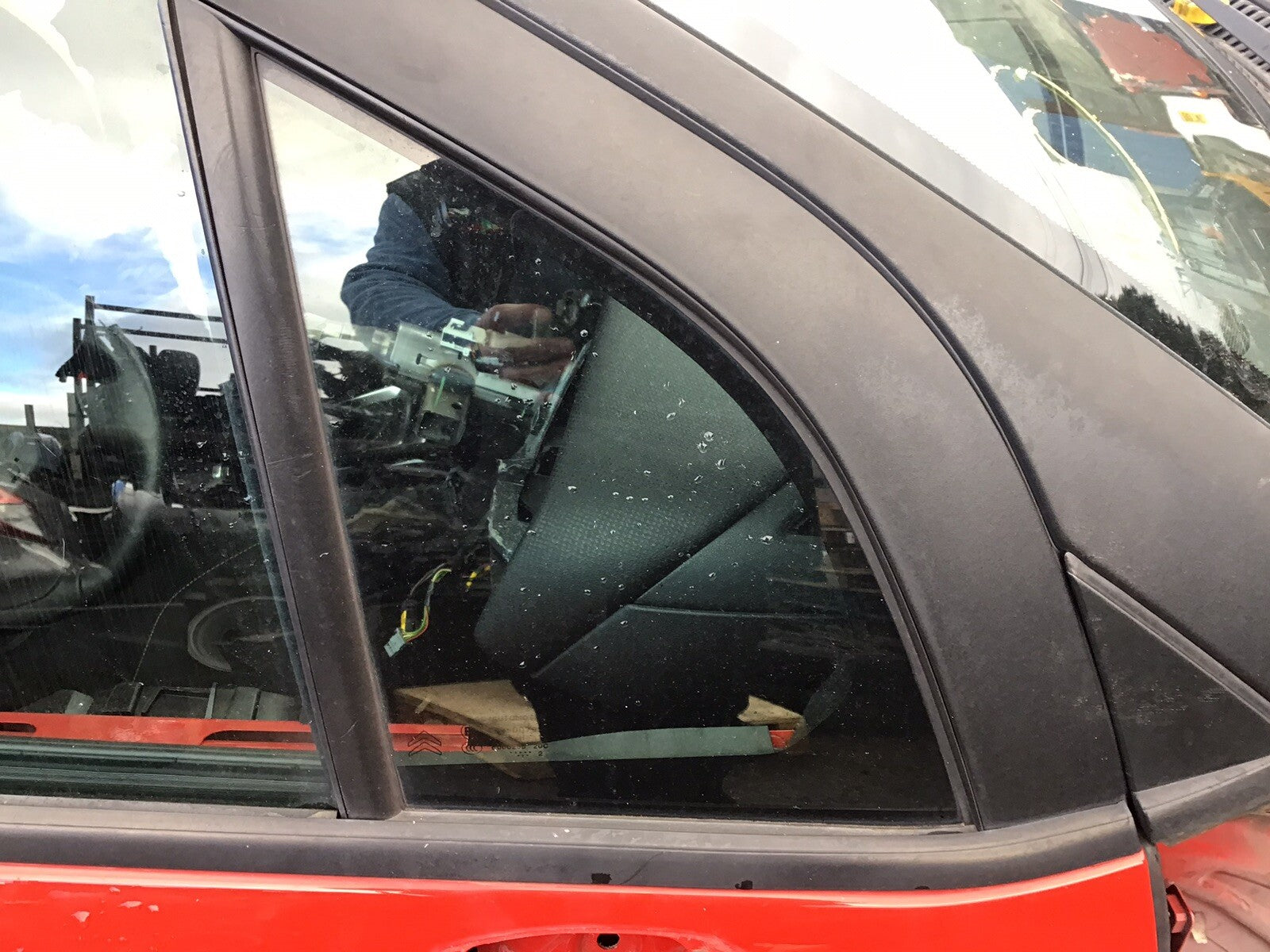 CITROEN DS3 DRIVER O/S SIDE QUATER WINDOW GLASS 2010 20151