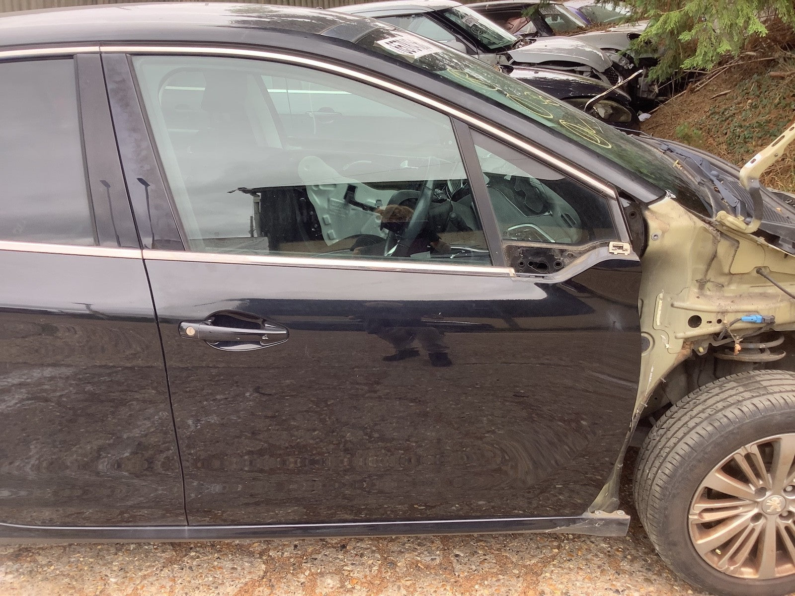 PEUGEOT 208 DRIVERS SIDE FRONT DOOR NOIR PEARL BLACK KTV 5 DOOR MODEL 2012 20180