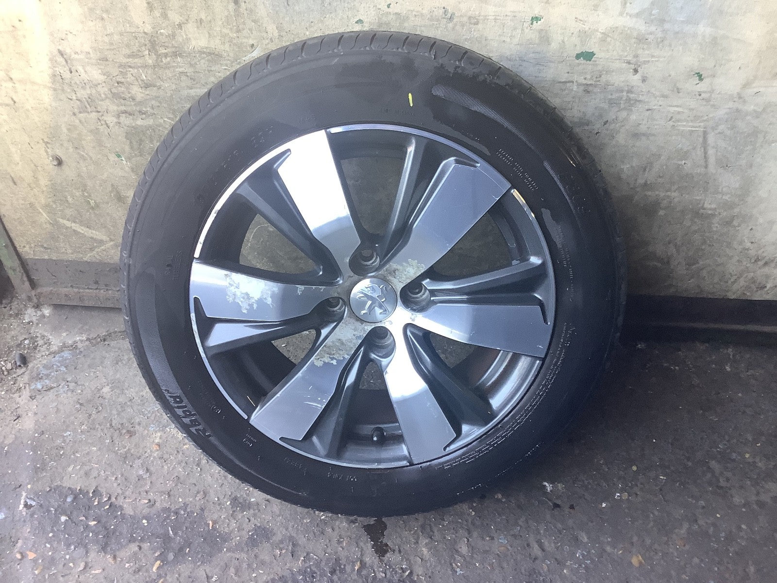 PEUGEOT 2008 MK1 ALLOY WHEEL 16" 9813557977 WITH TYRE 195X60X16 2013 20190