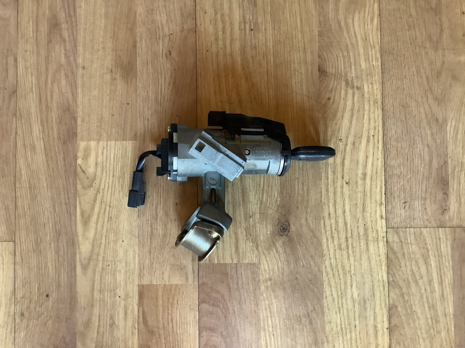 TOYOTA COROLLA IGNITION BARREL LOCK AND KEY 89783 02020 2000 20060
