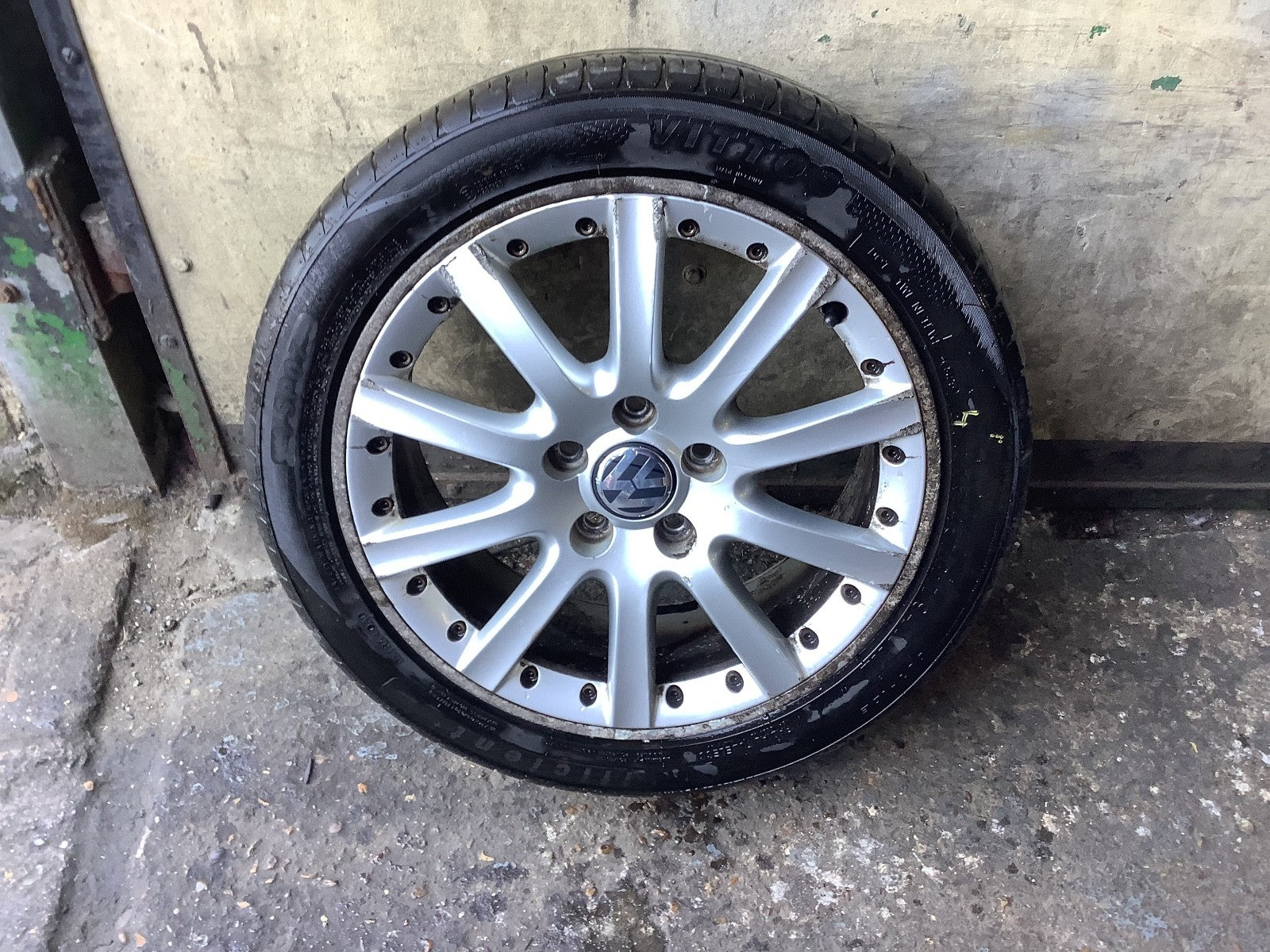 VOLKSWAGEN GOLF MK5 ALLOY WHEEL 17" 1K0601025K WITH TYRE 225X45X17 2002 20080