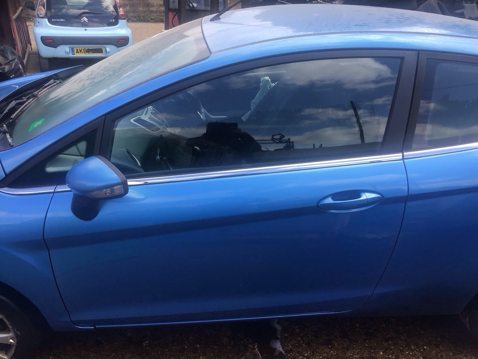 FORD FIESTA MK7 PASSENGERS SIDE N/S FRONT DOOR VISION BLUE METTALLIC 3 DOOR 8 170