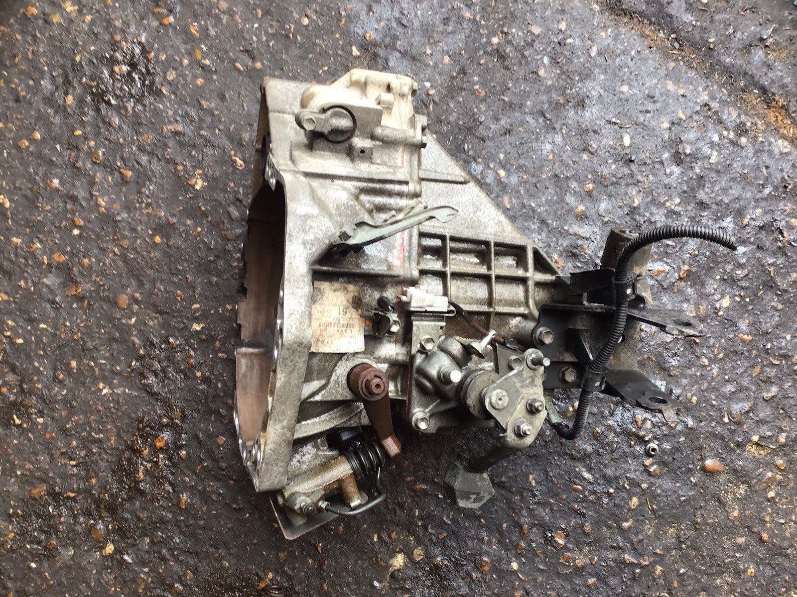 TOYOTA YARIS MK2 1.3 GEARBOX 5 SPEED MANUAL 2005 20111