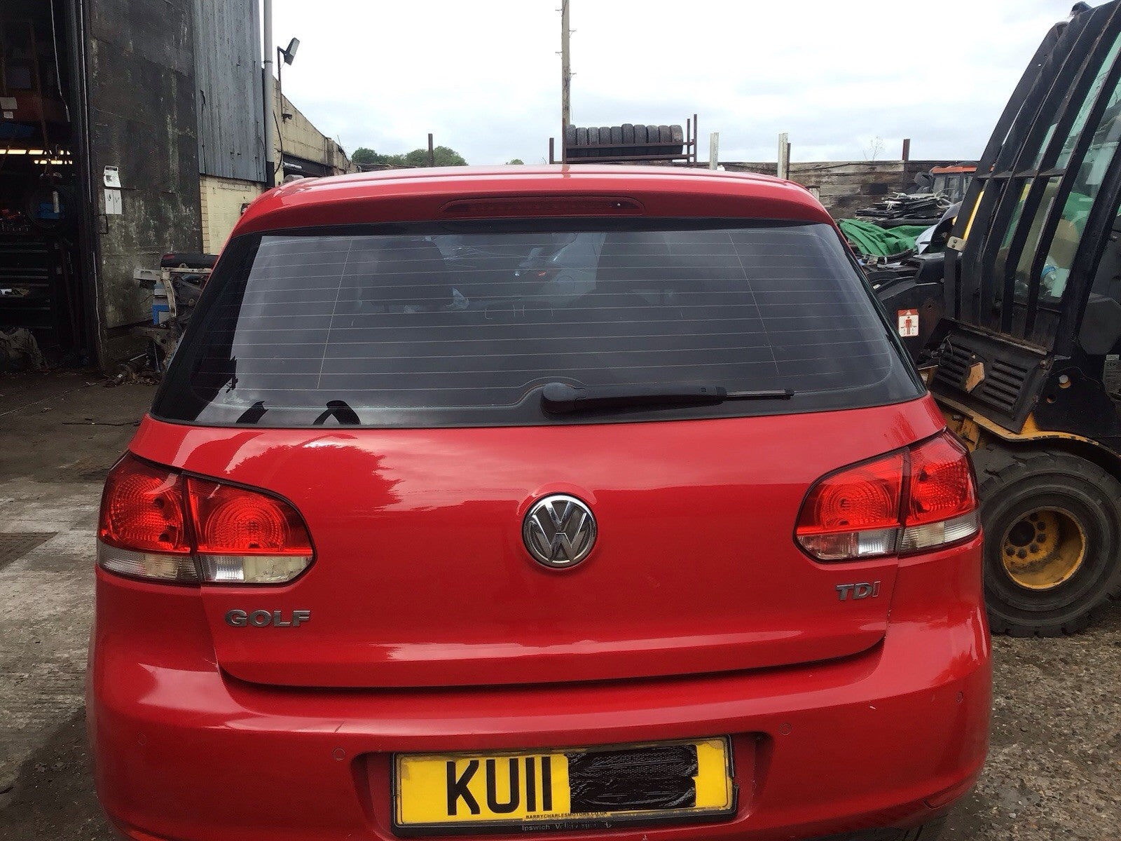 VOLKSWAGEN GOLF MK6 TAILGATE IN TORNADO RED PAINT CODE LY3D 2009 20121