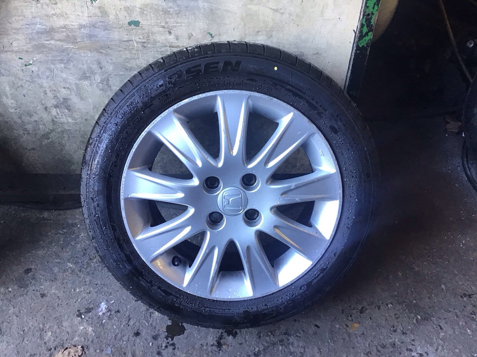 HONDA JAZZ ALLOY WHEEL 15'' TYRE 185X55X15 SAA 560F1