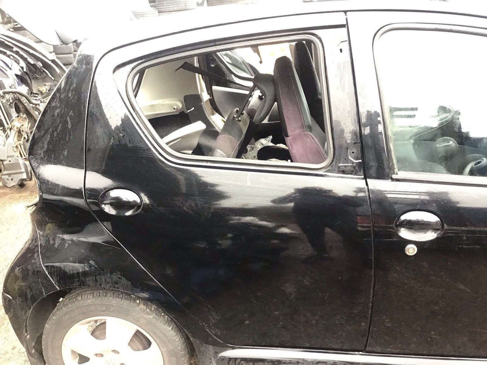 TOYOTA AYGO DRIVER'S SIDE REAR DOOR BLACK METALLIC 211 2005 20141