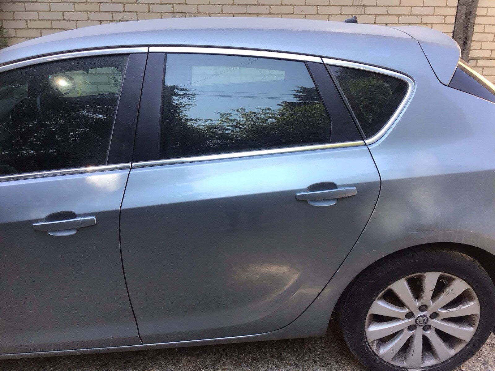 VAUXHALL ASTRA J PASSENGER'S SIDE N/S REAR DOOR SILVER LAKE ZGEV 2009 20151
