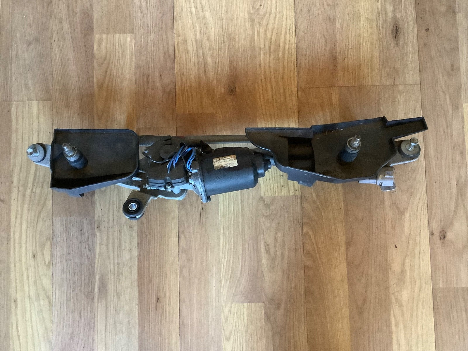 SUZUKI ALTO FRONT WIPER MOTOR WITH LINKAGE 38100M68K10 2009 20140