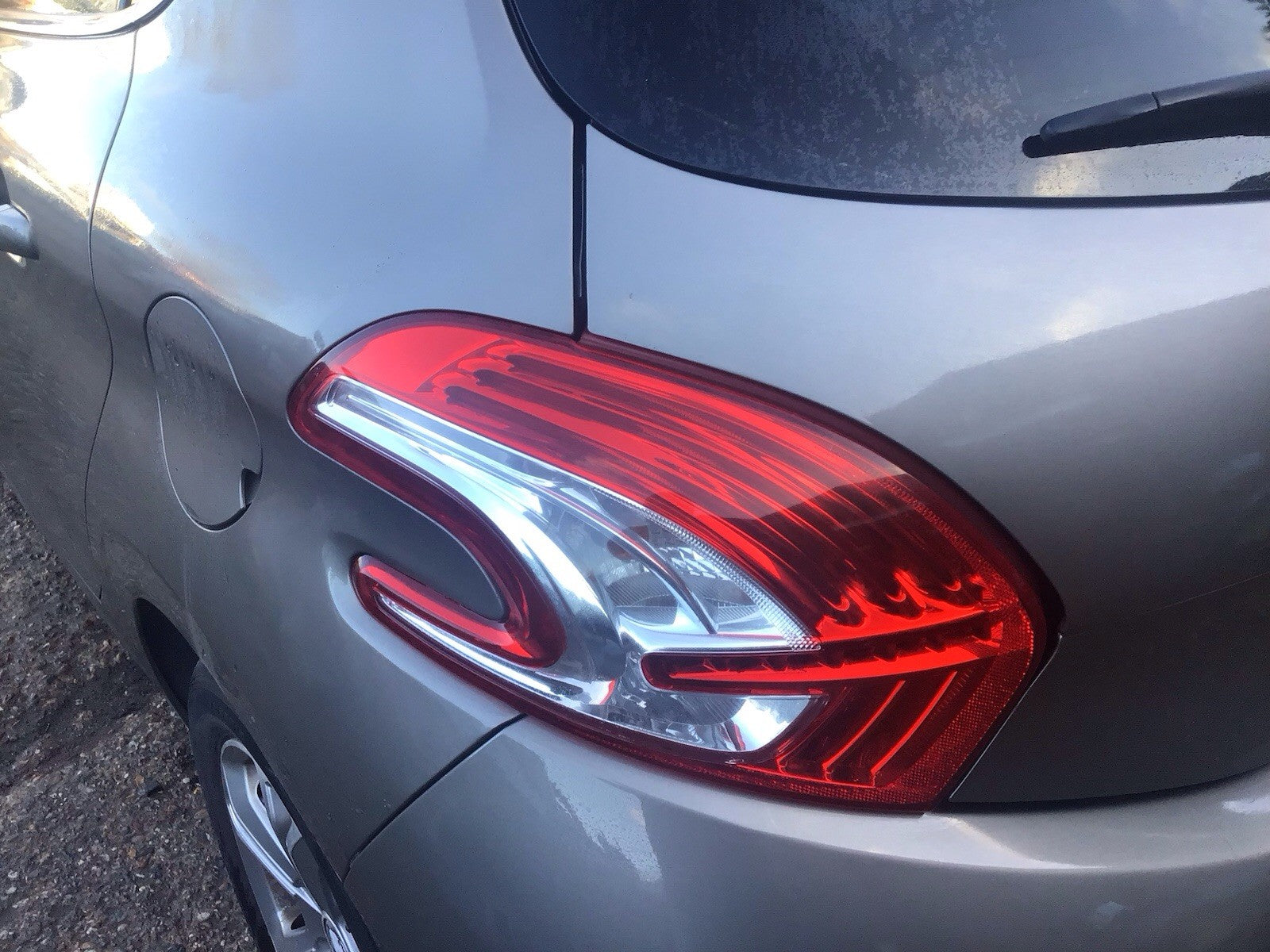 PEUGEOT 208 PASSENGER'S SIDE N/S REAR LIGHT 2012 20150