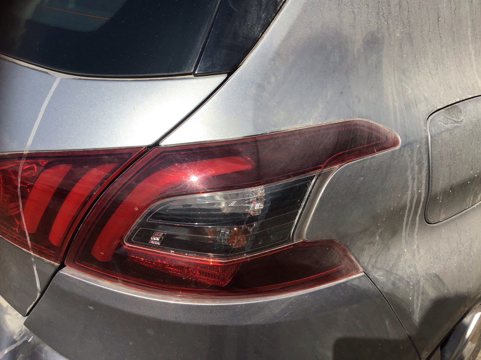PEUGEOT 308 DRIVER'S SIDE O/S REAR LIGHT 2013 20190