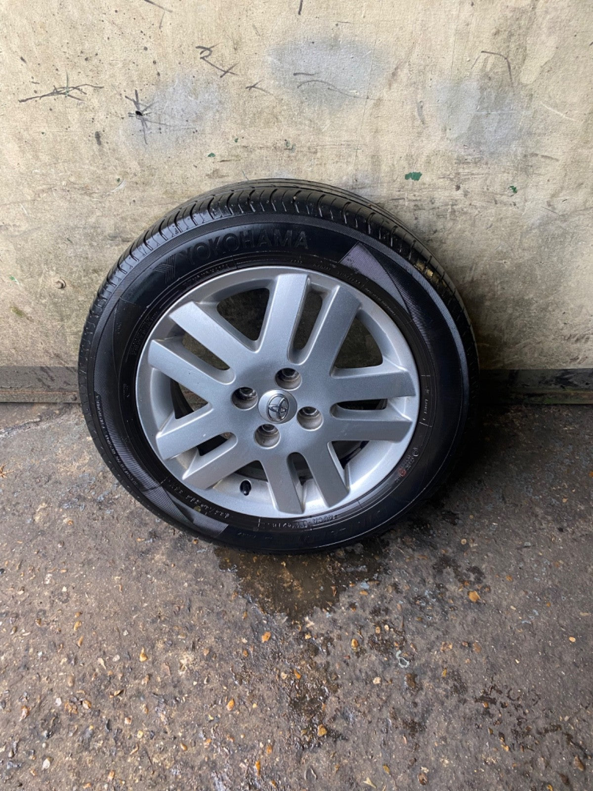 TOYOTA YARIS MK2 ALLOY WHEEL 15'' PZ406 B0675 ZC WITH TYRE 185X60X15 2006 20111