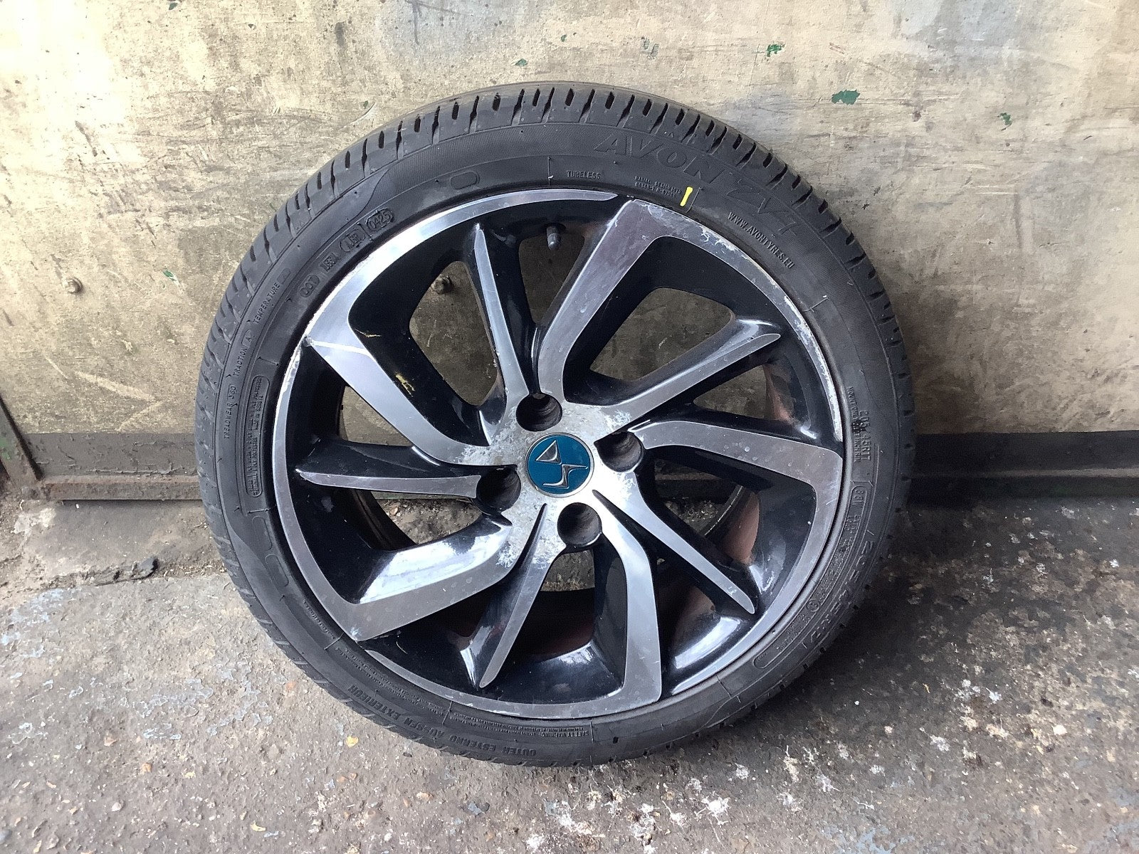 CITROEN DS3 ALLOY WHEEL 17'' TYRE 205X45X17 P/N 9805895877 2010 20180