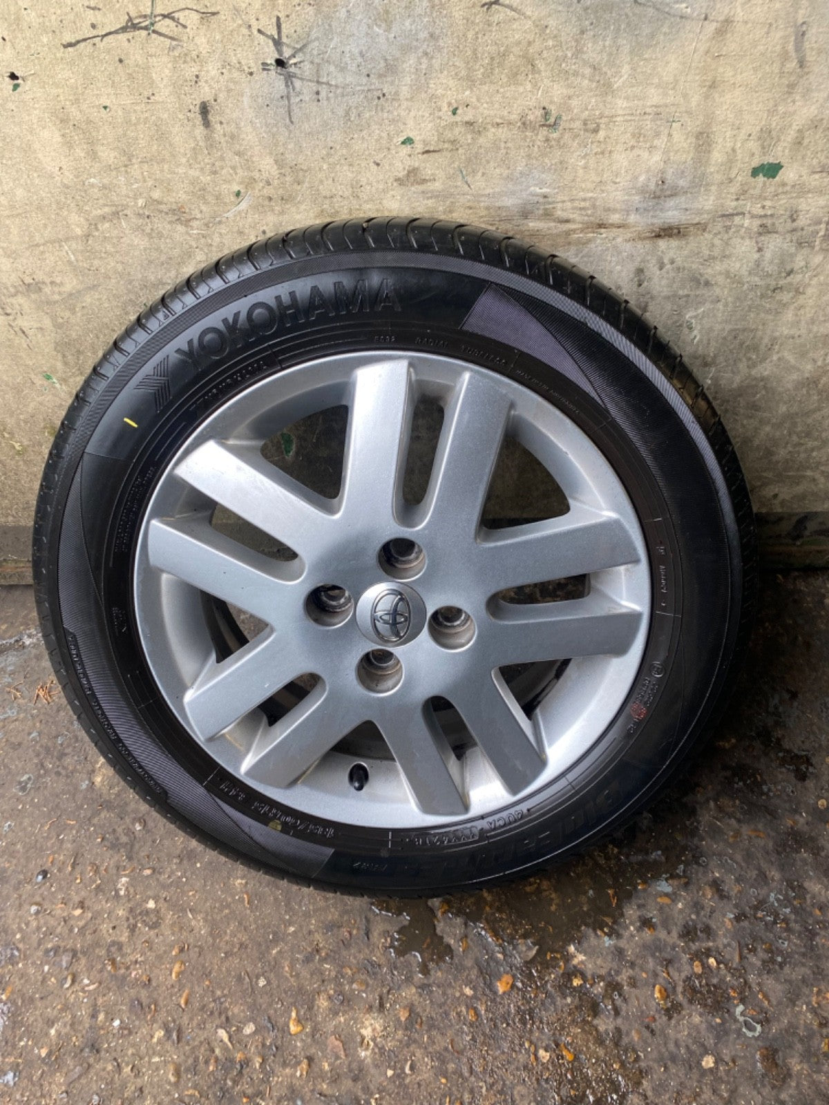 TOYOTA YARIS MK2 ALLOY WHEEL 15'' PZ406 B0675 ZC WITH TYRE 185X60X15 2006 20110