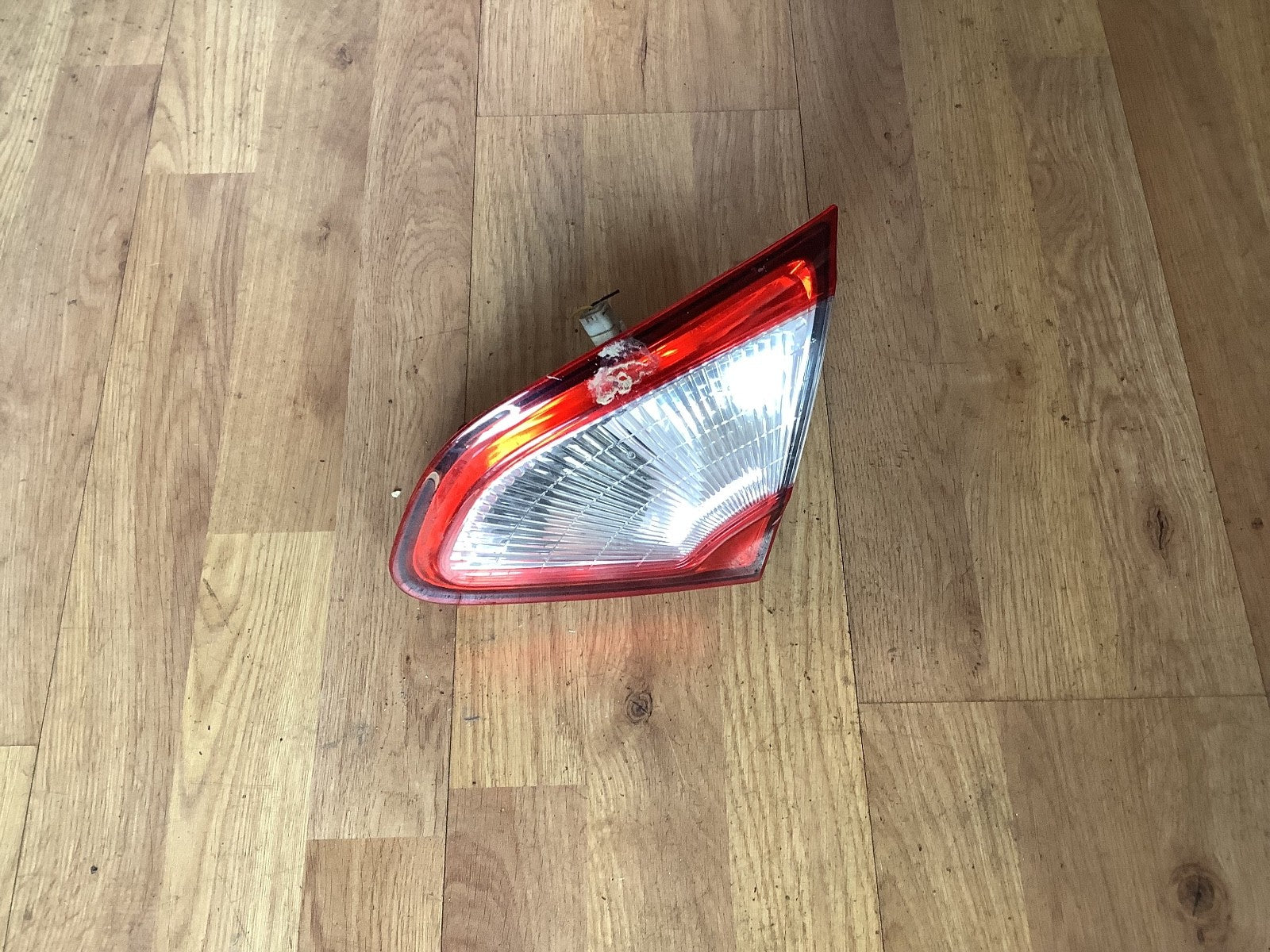 NISSAN QASHQAI DRIVER'S SIDE O/S INNER REAR LIGHT 89503209 2010 20131