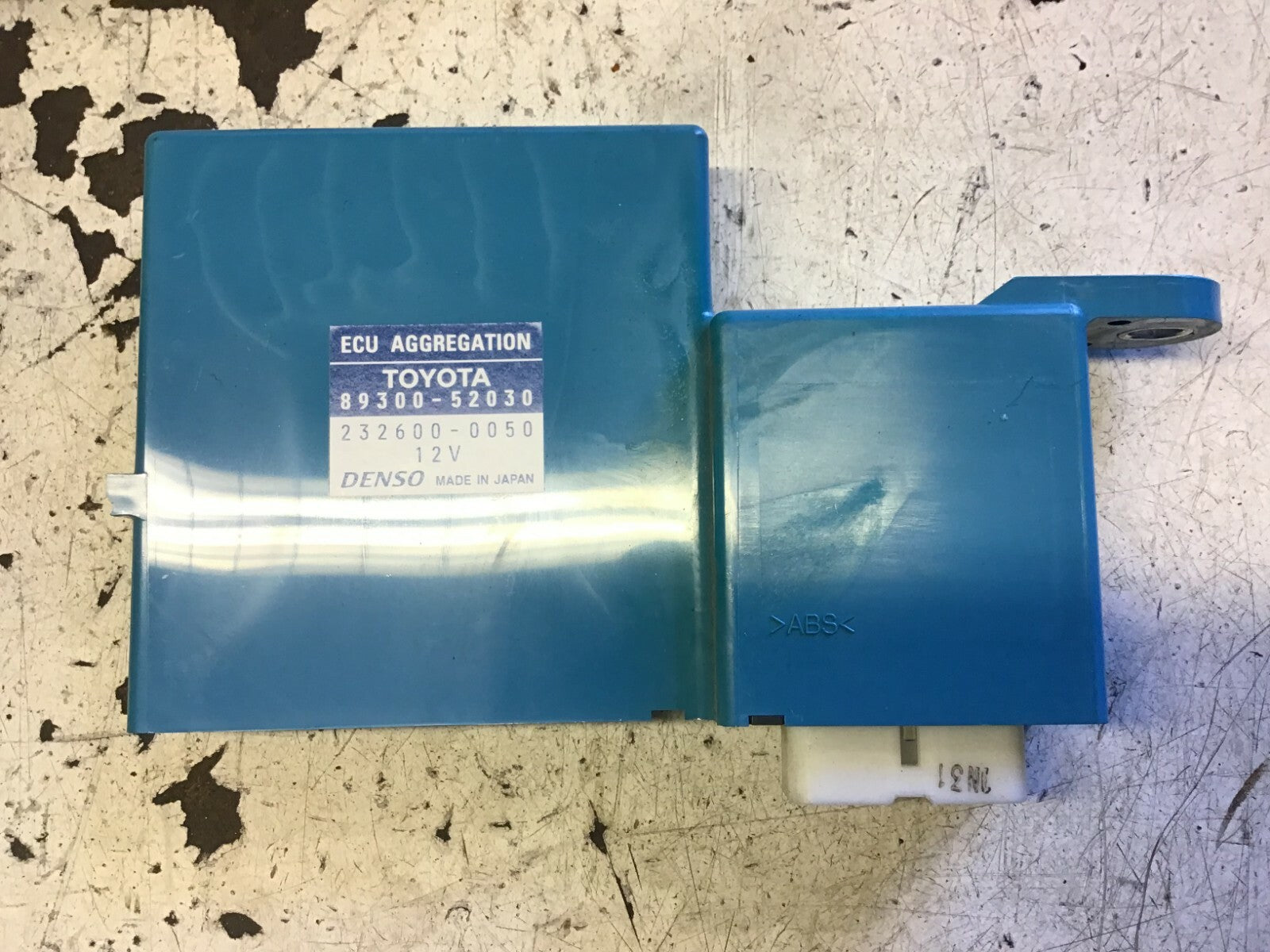 TOYOTA YARIS MK2 1.3 AGGREGATION CONTROL ECU MODULE 89300 52030 2006 20111