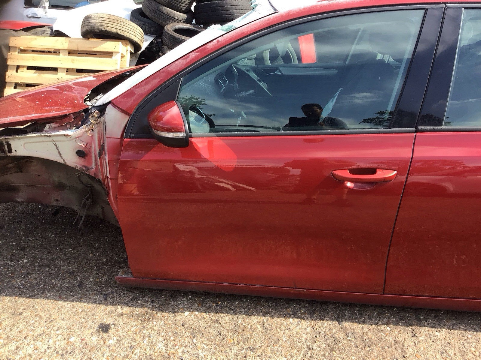 VOLKSWAGEN GOLF MK6 PASSENGERS SIDE N/S FRONT DOOR AMARYLLIS RED LA3S 09 20120