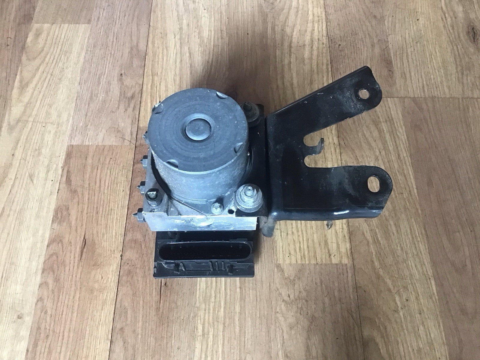 TOYOTA AYGO ABS PUMP MODULE PETROL 44540 0H010 2005 20120