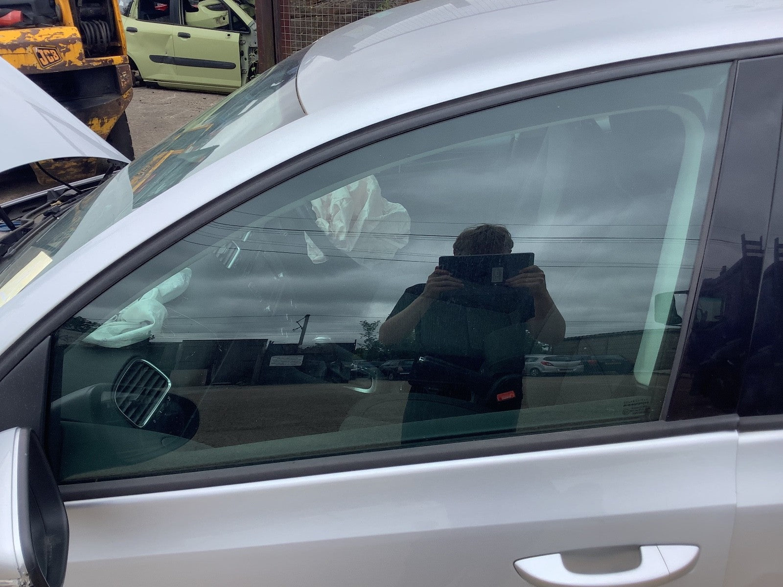 VOLKSWAGEN GOLF MK6 PASSENGER'S N/S SIDE FRONT DOOR WINDOW GLASS 5 DOOR 2009 121