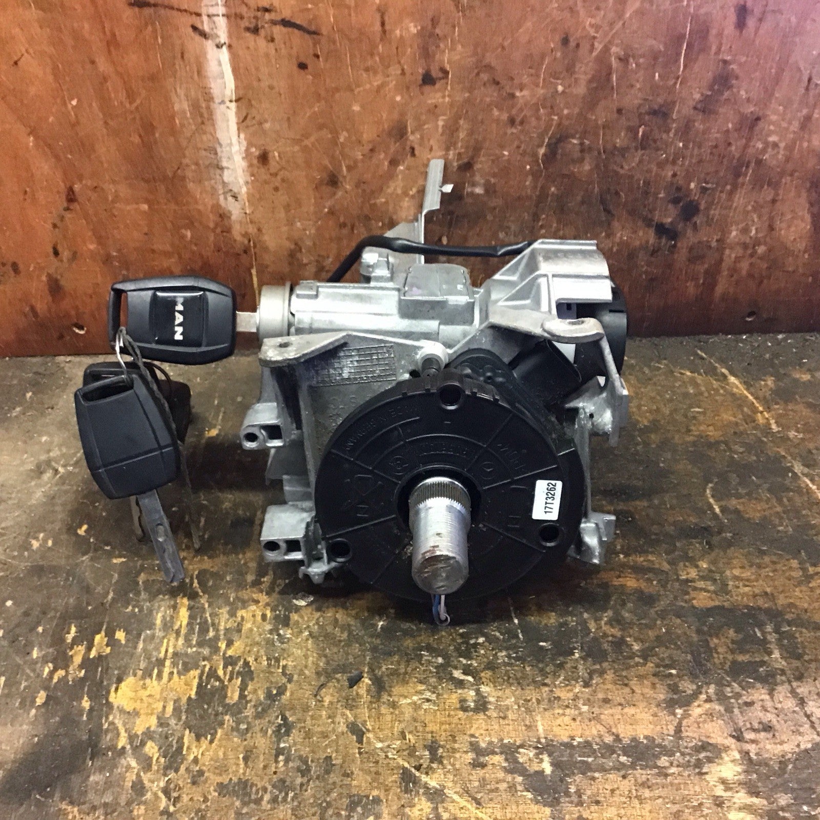 MAN TGX TGS IGNITION LOCK AND KEYS STEERING LOCK 81.25501.6035 2015 20101