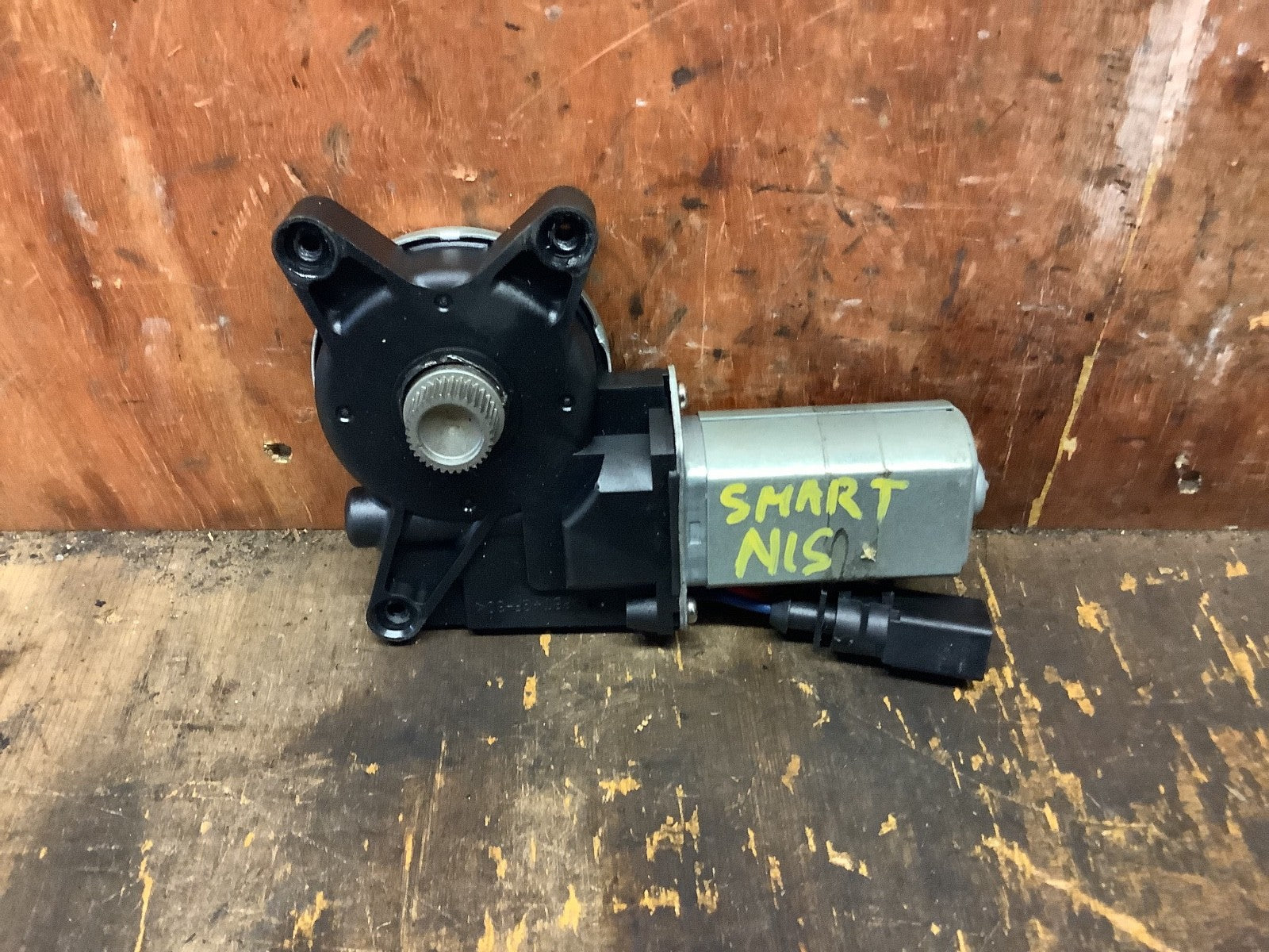 SMART FORTWO PASSENGERS FRONT WINDOW MOTOR REGULATOR 963264 100 07 20141