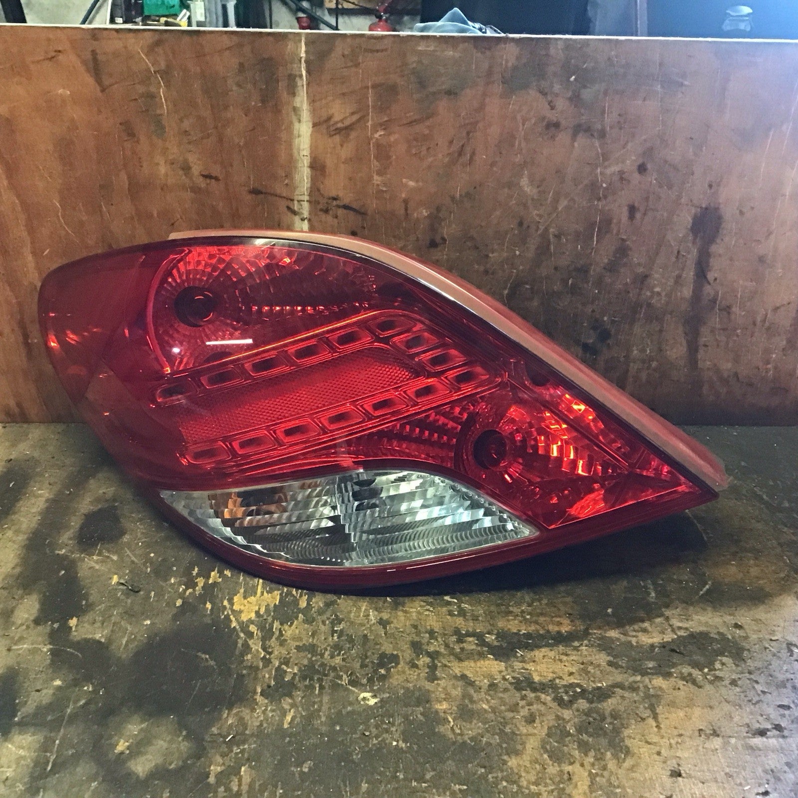 PEUGEOT 207 PASSENGERS SIDE N/S REAR LIGHT 6350HQ 2006 20151