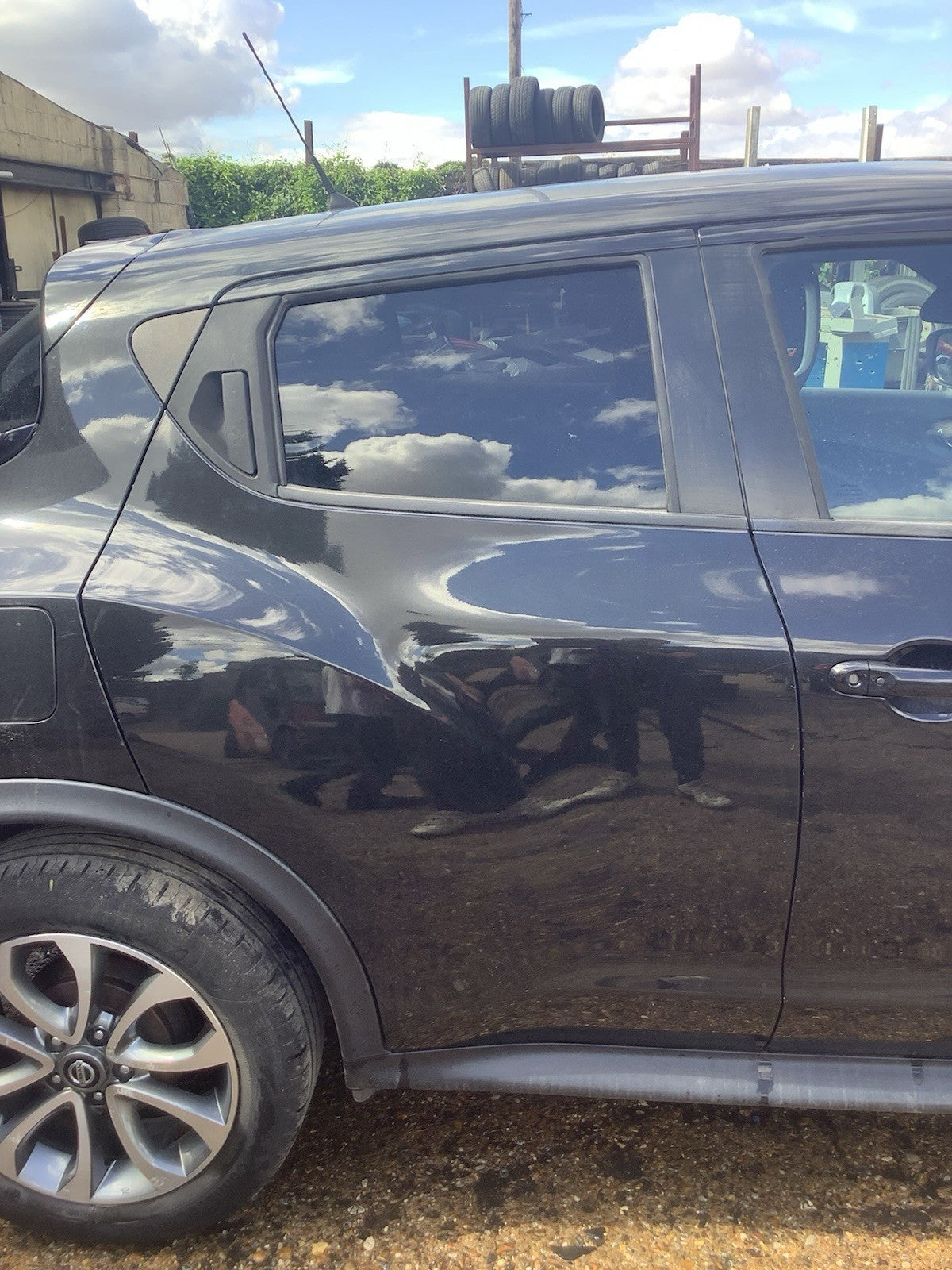 NISSAN JUKE DRIVER'S SIDE O/S REAR DOOR BLACK METALLIC Z11 2015 20190