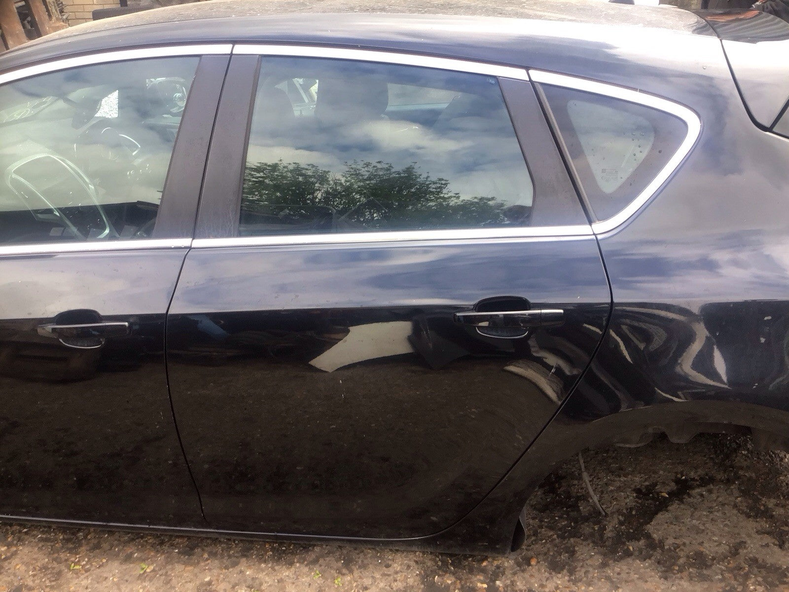 VAUXHALL ASTRA J PASSENGER SIDE N/S REAR DOOR CARBON FLASH BLACK Z22C 2010 20150