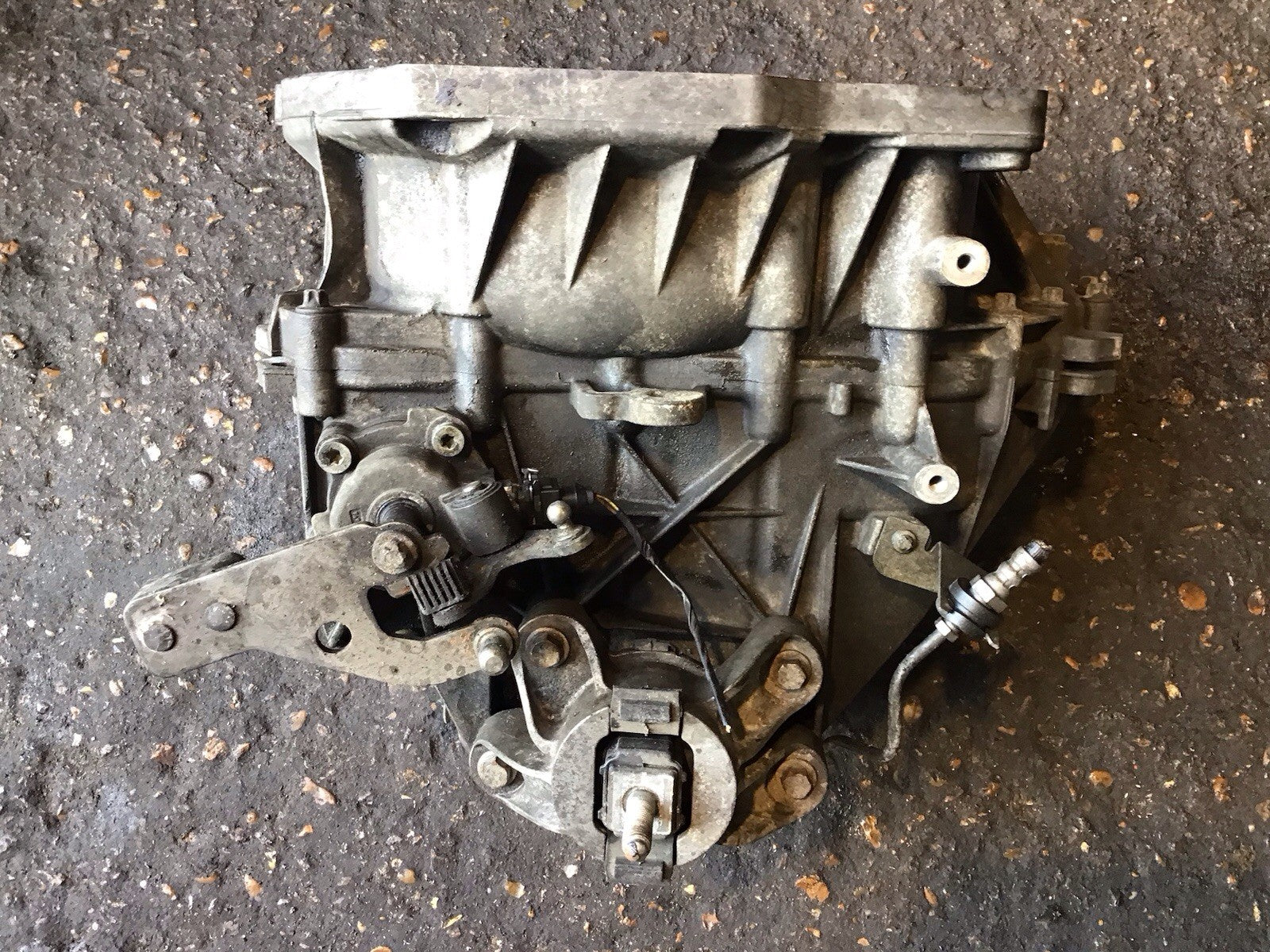 BMW MINI R56 1.6 GEARBOX MANUAL 6 SPEED 72000 MILES 2007 20110