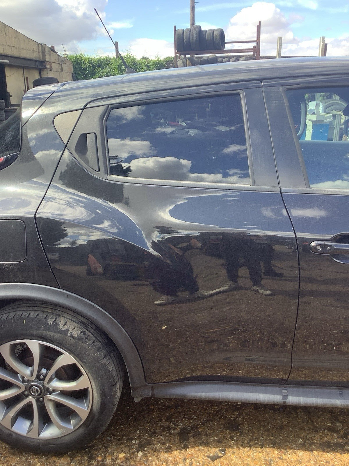 NISSAN JUKE DRIVER'S SIDE O/S REAR DOOR BLACK METALLIC Z11 2015 20191