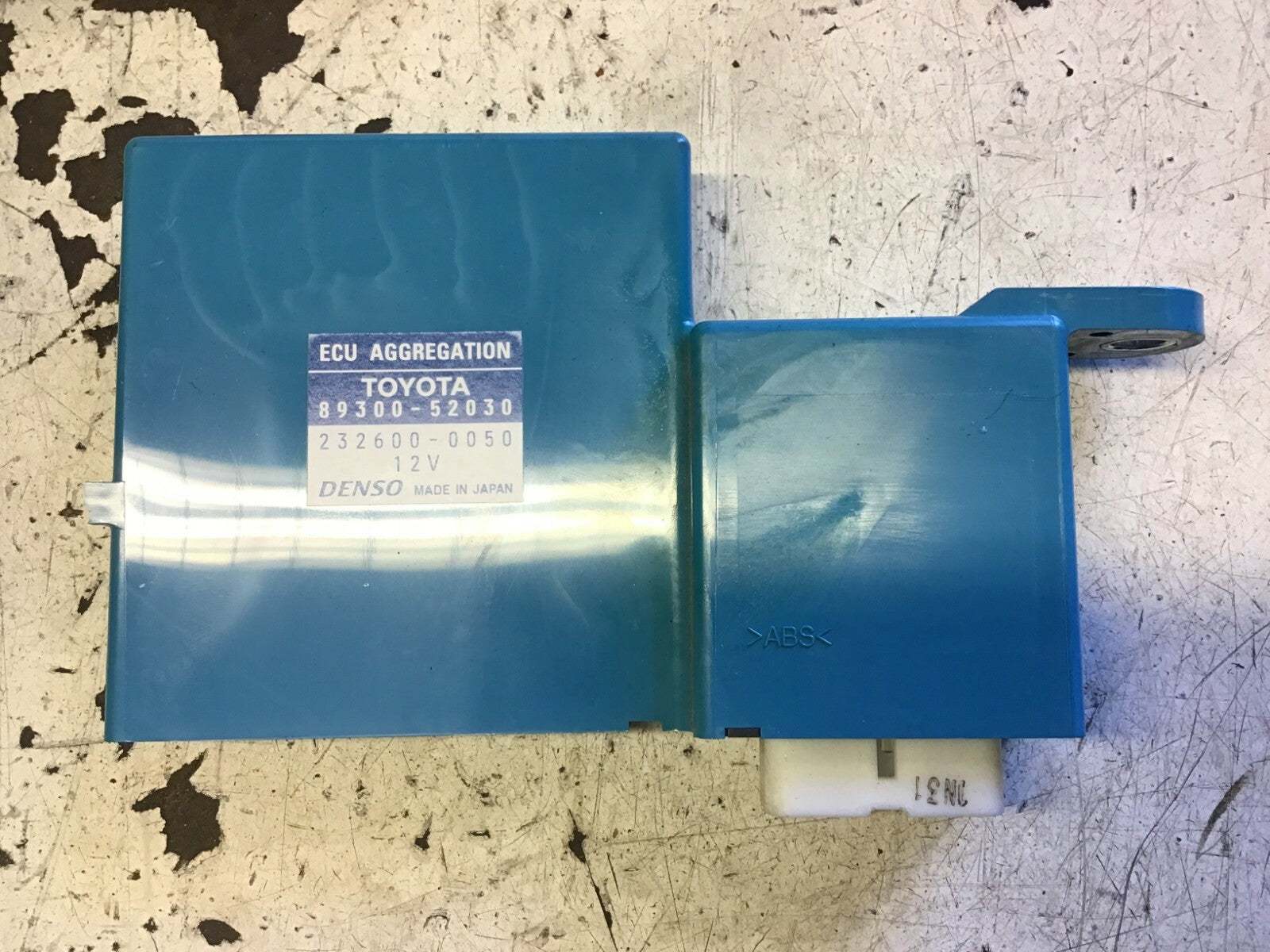 TOYOTA YARIS MK2 1.3 AGGREGATION CONTROL ECU MODULE 89300 52030 2006 20110