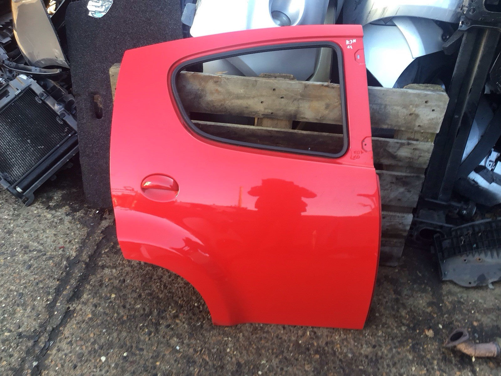 PEUGEOT 107 DRIVER'S SIDE O/S REAR DOOR SCARLET RED PAINT CODE KJH 2005 20120