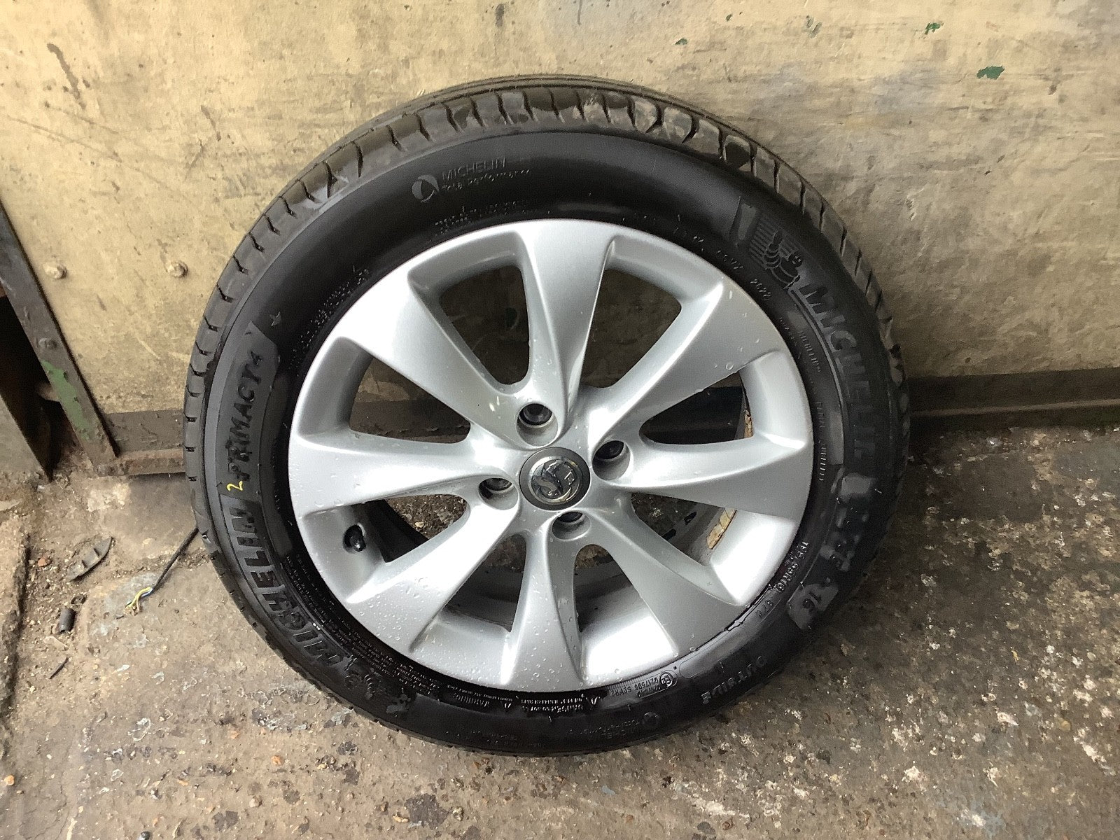 VAUXHALL CORSA D ALLOY WHEEL 16'' AND TYRE 195X55X16 13374019 2006 20141