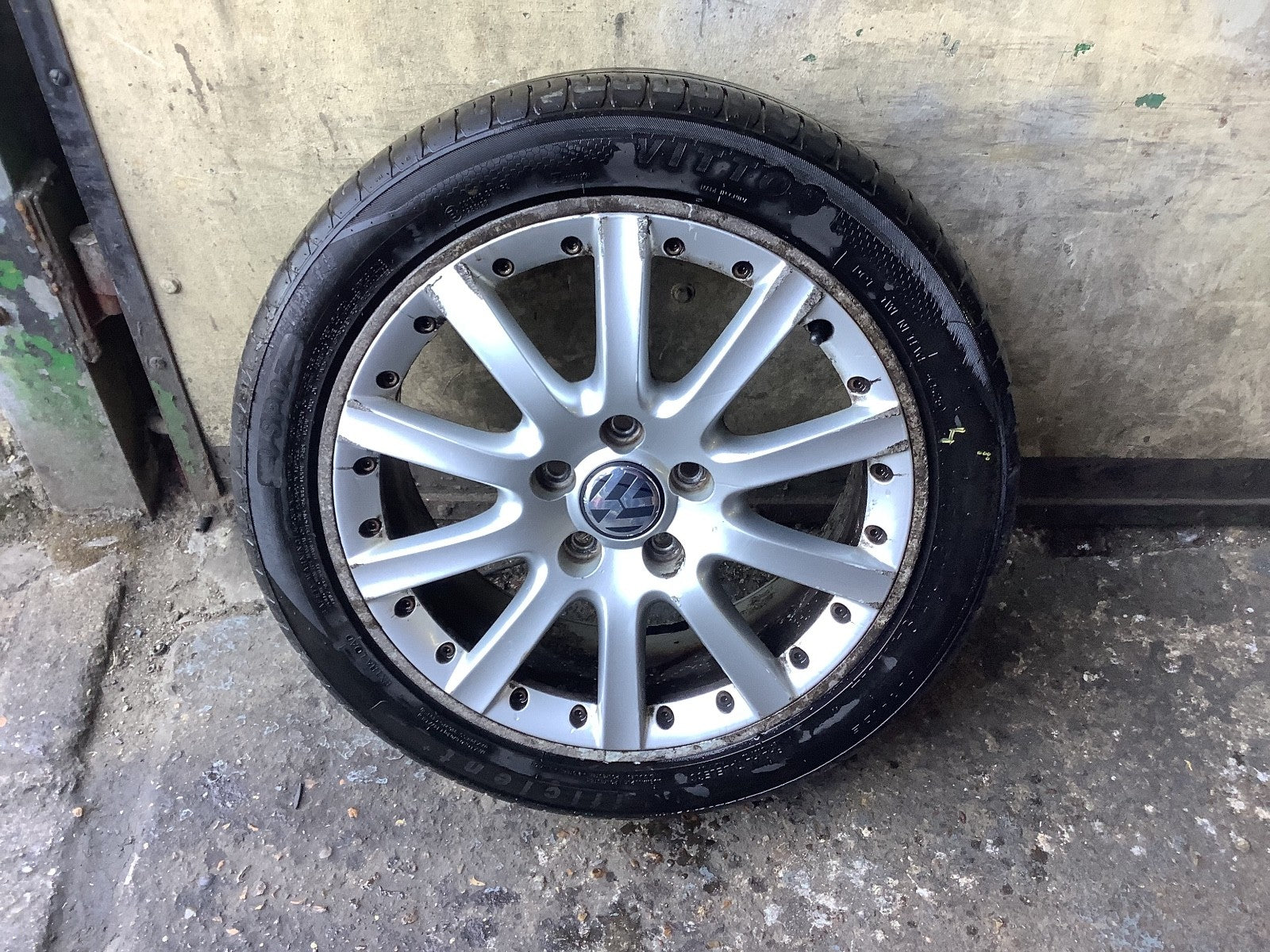 VOLKSWAGEN GOLF MK5 ALLOY WHEEL 17" 1K0601025K WITH TYRE 225X45X17 2002 20081
