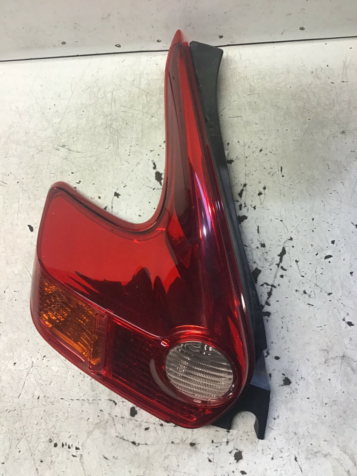 NISSAN JUKE F15 PASSENGER SIDE N/S REAR LIGHT CLUSTER 2010 20141