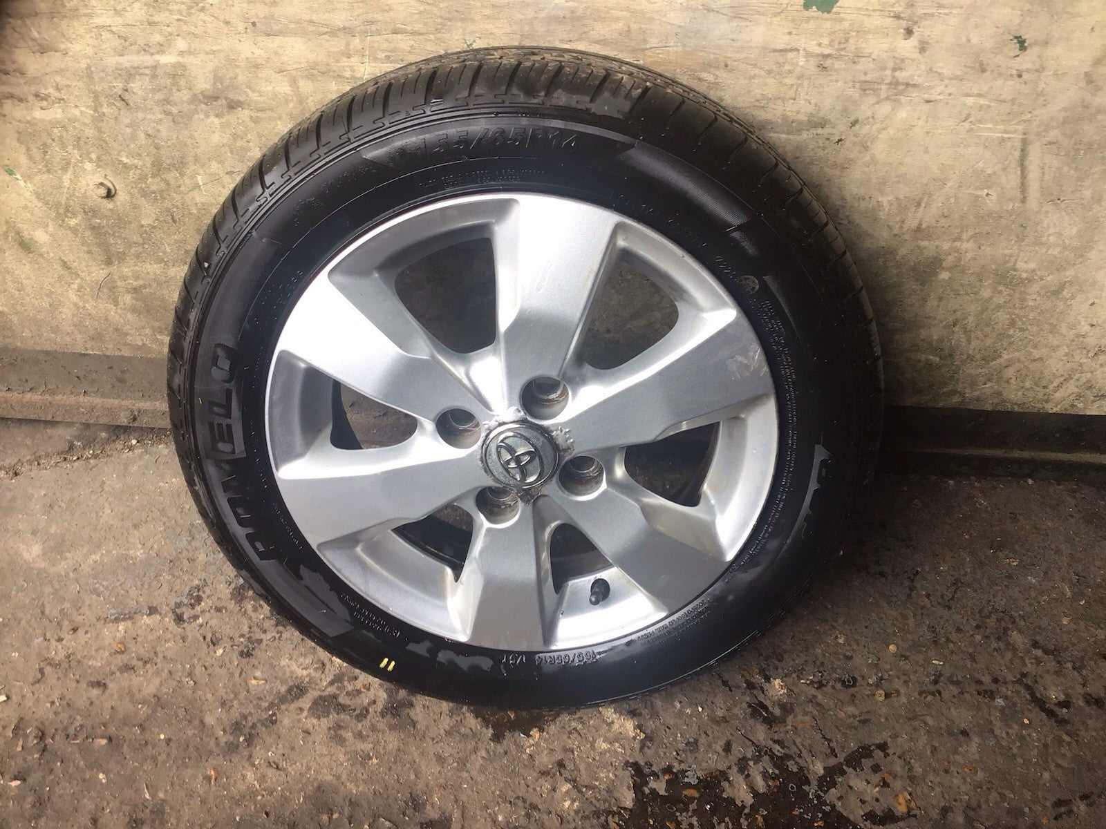 TOYOTA AYGO MK1 ALLOY WHEEL 14'' 42611 YY360 WITH TYRE 155X65X14 2005 20150