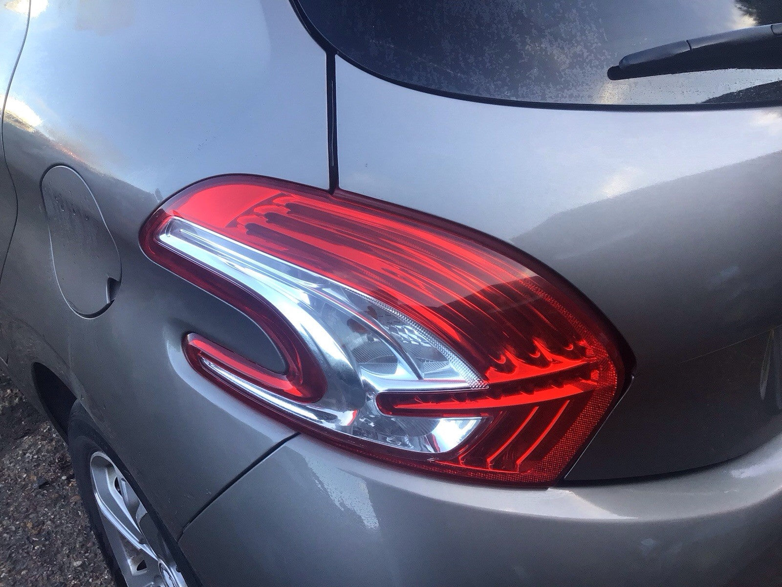PEUGEOT 208 PASSENGER'S SIDE N/S REAR LIGHT 2012 20151