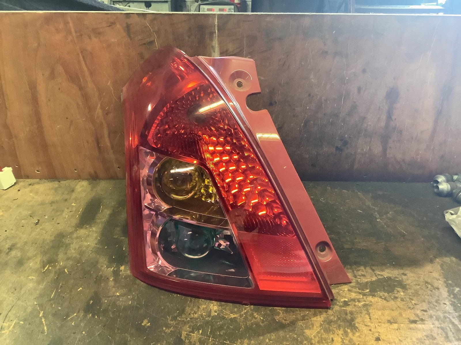SUZUKI SWIFT PASSENGER'S SIDE N/S REAR LIGHT 0283702769 2010 20171