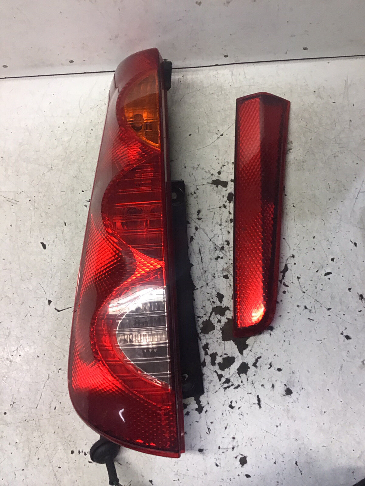 NISSAN NOTE PASSENGER'S SIDE N/S REAR LIGHT CLUSTER 2006 20120