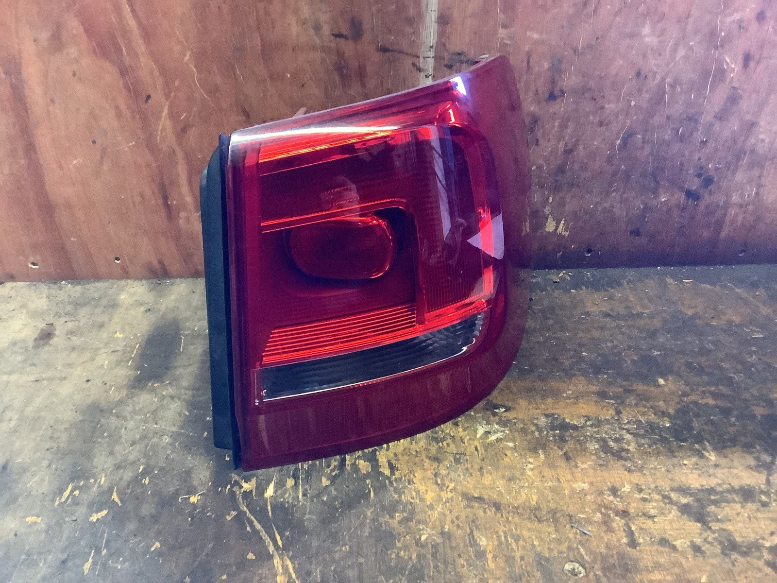 VOLKSWAGEN SHARAN MK2 DRIVERS SIDE O/S REAR LIGHT 7N0945096E 2010 20161