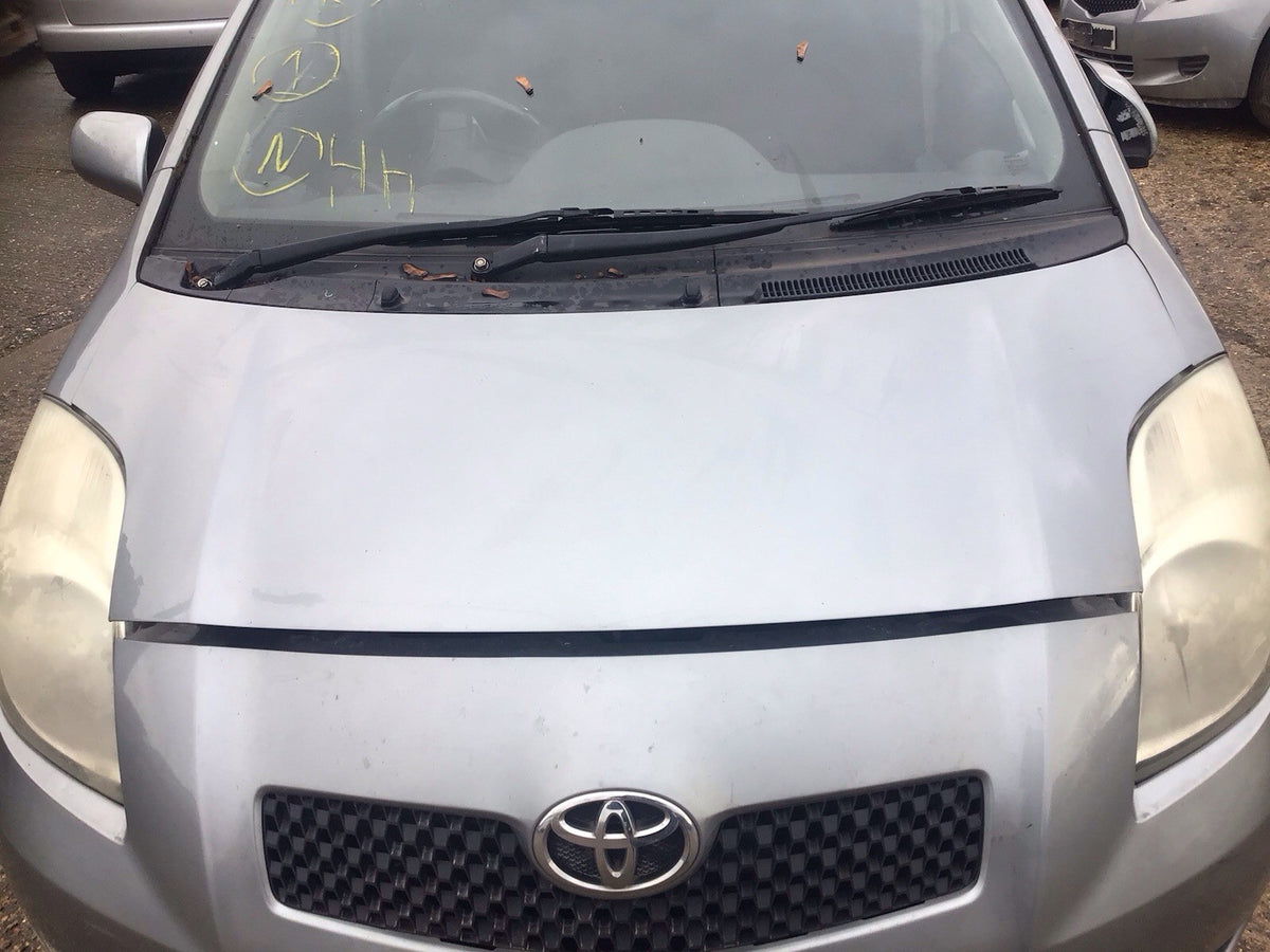 TOYOTA YARIS MK2 BONNET MEDIUM SILVER 1F8 2006 20102