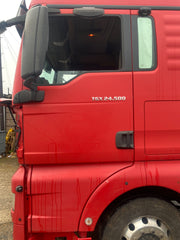 MAN TGX 24.460 PASSENGER SIDE N/S DOOR IN RED  WITHOUT MIRROR 2016 20191
