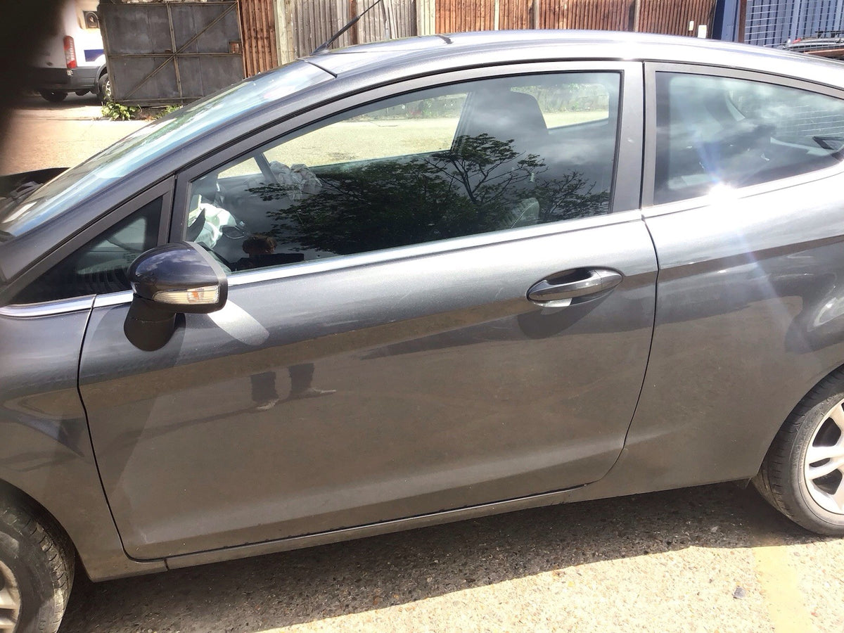 FORD FIESTA MK7 PASSENGERS SIDE N/S FRONT DOOR MAGNETIC GREY J7 3 DOOR 2008 20176