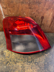 TOYOTA YARIS MK2 PASSENGER'S SIDE N/S REAR LIGHT 2006 20112