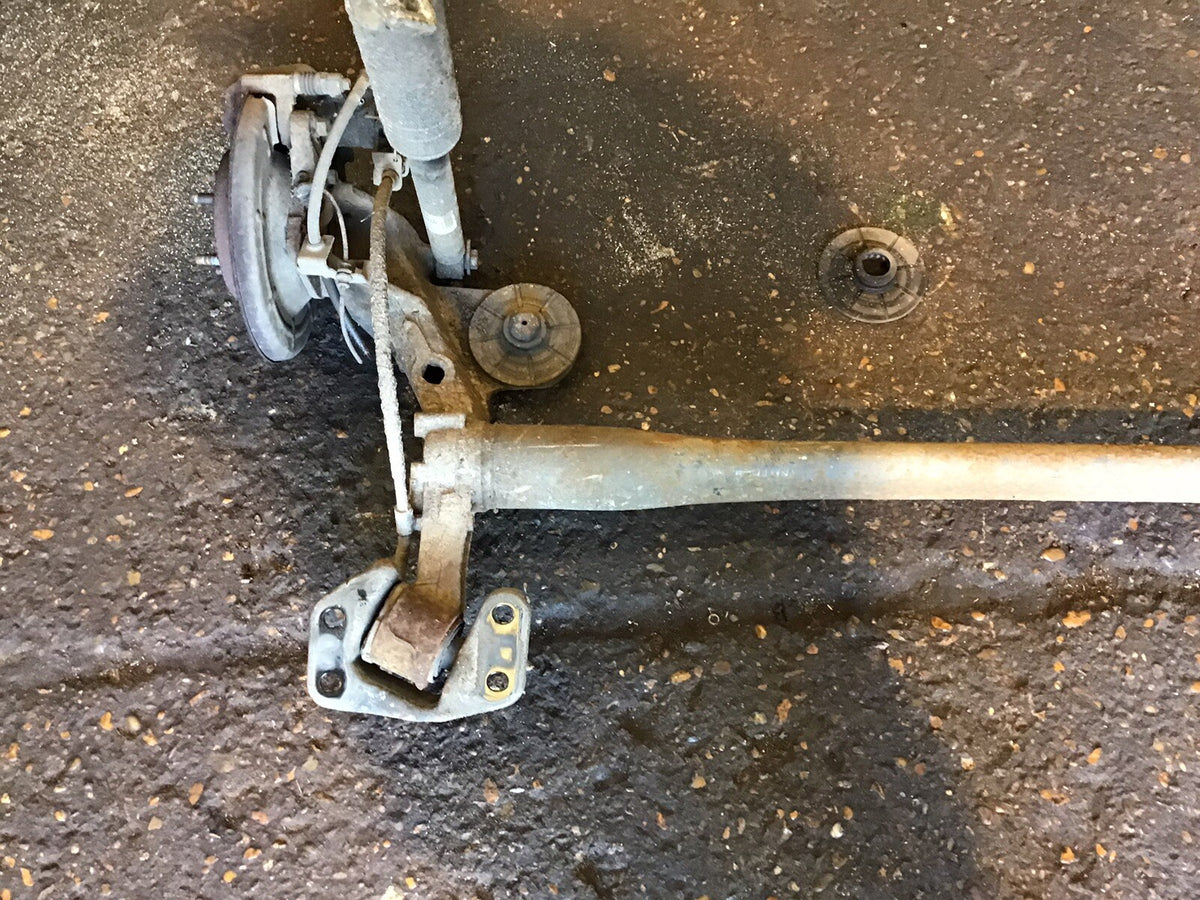 VAUXALL ASTRA J 1.6 PETROL REAR AXLE DISC BRAKES WITH ABS 2010 20155